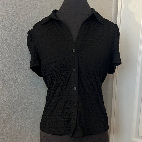 Women tops - Picture 1 of 6